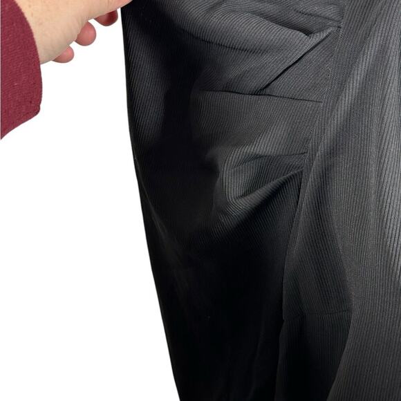 English Factory Black Puff Long Sleeve Top Size M NWT Key Hole Back Round Neck - Picture 2 of 5